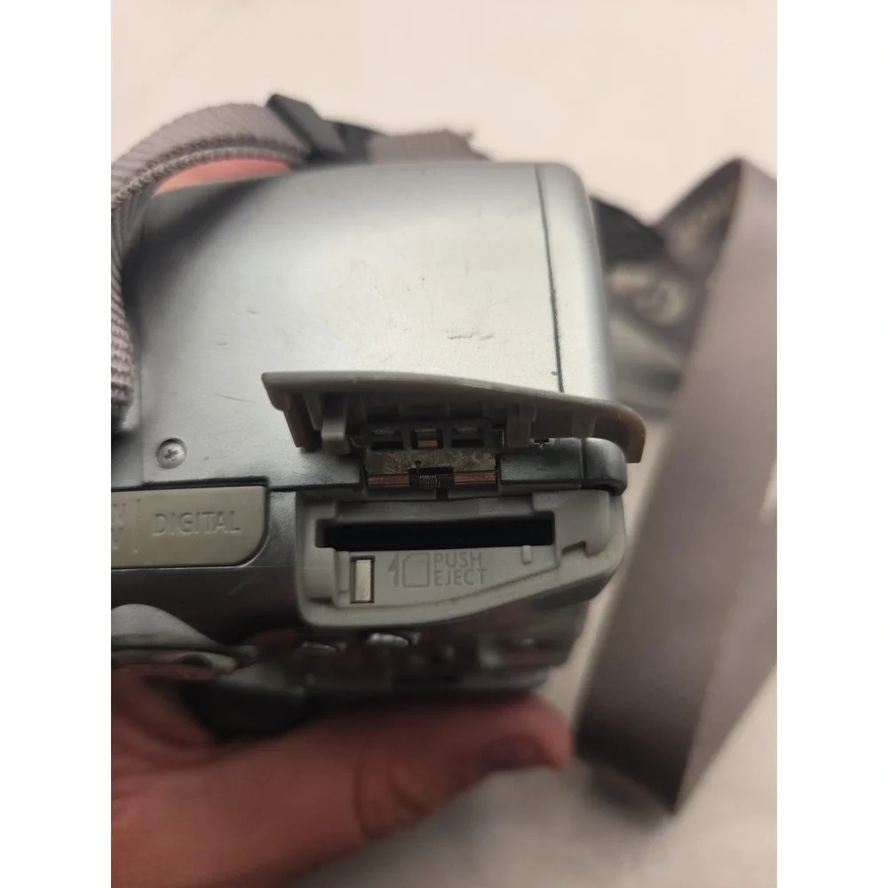Canon PowerShot S2 IS - (5.0MP) - Digital Camera - Works W/ Issues FOR PARTS